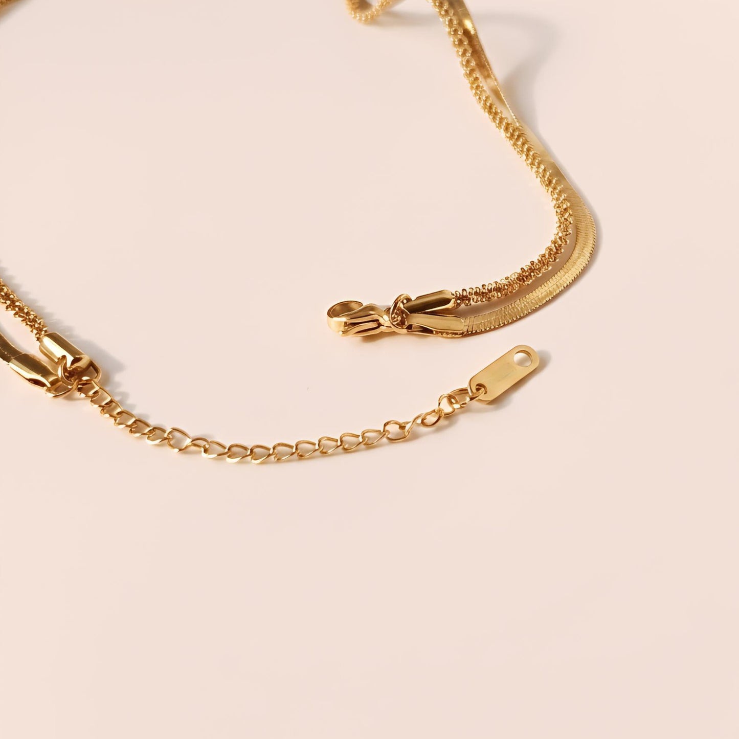 Radiant Reveal Daisy Necklace