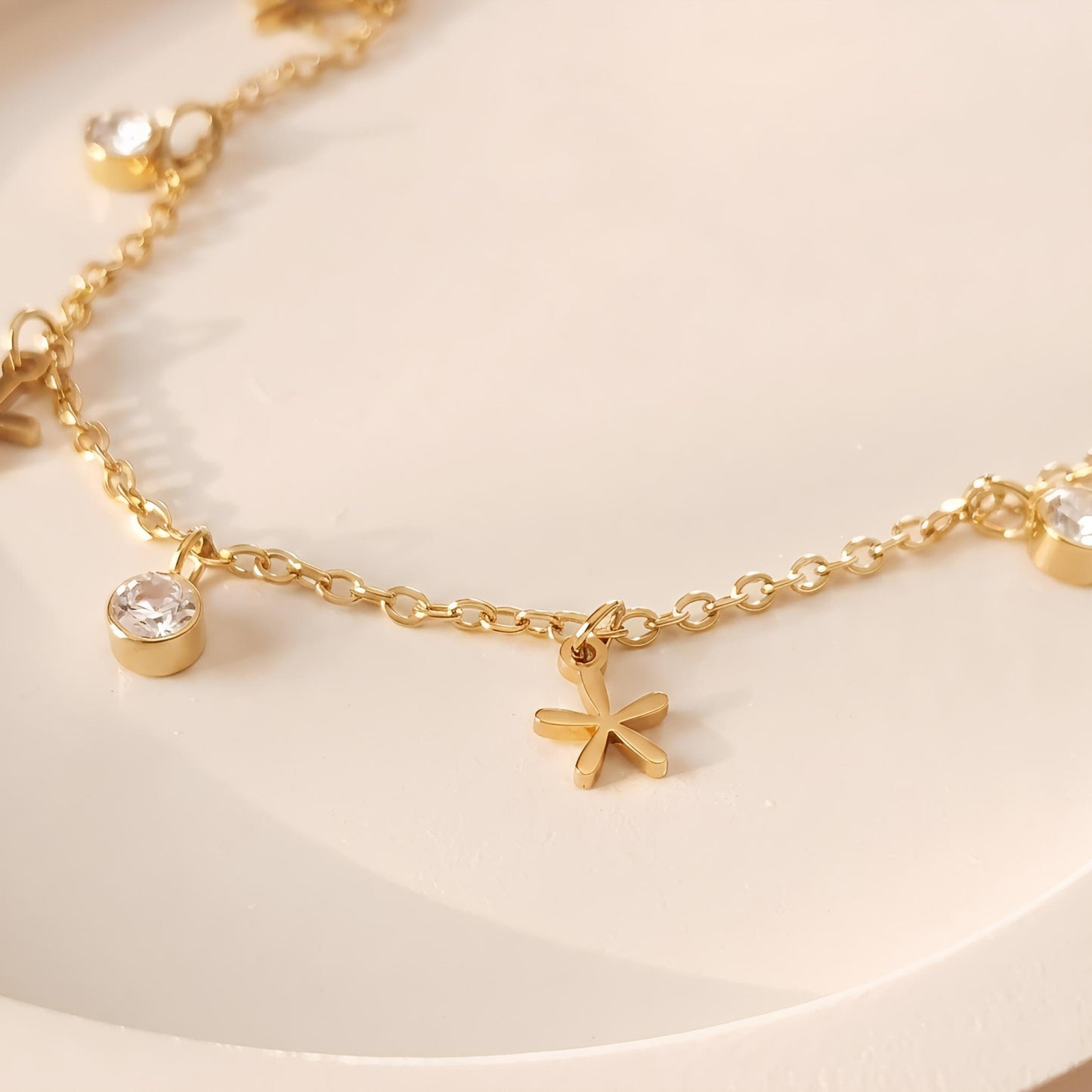 Glimmer Star Chain Necklace