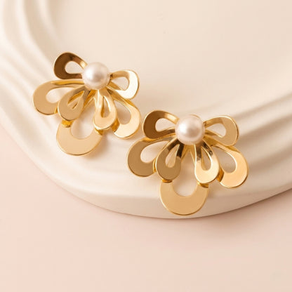 Pearl Ribbon Earrings