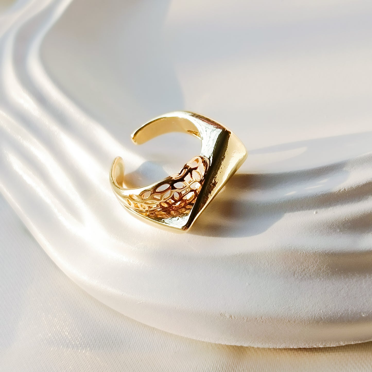 Hexanet Ring