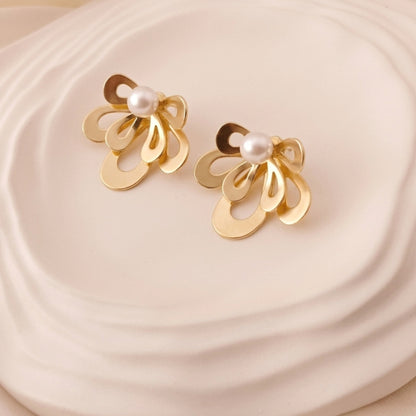 Pearl Ribbon Earrings