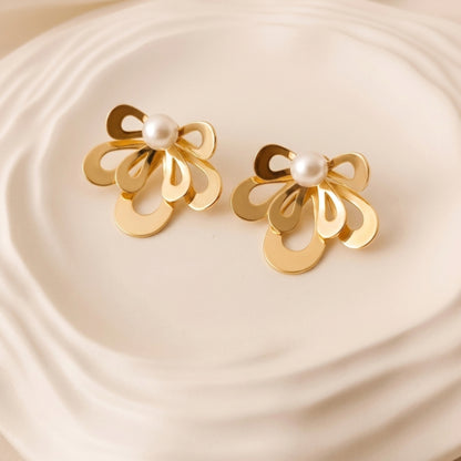 Pearl Ribbon Earrings