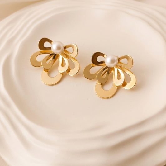 Pearl Ribbon Earrings